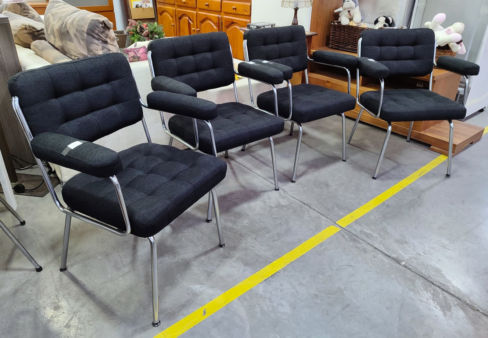 Cuatro sillas — imagen 3