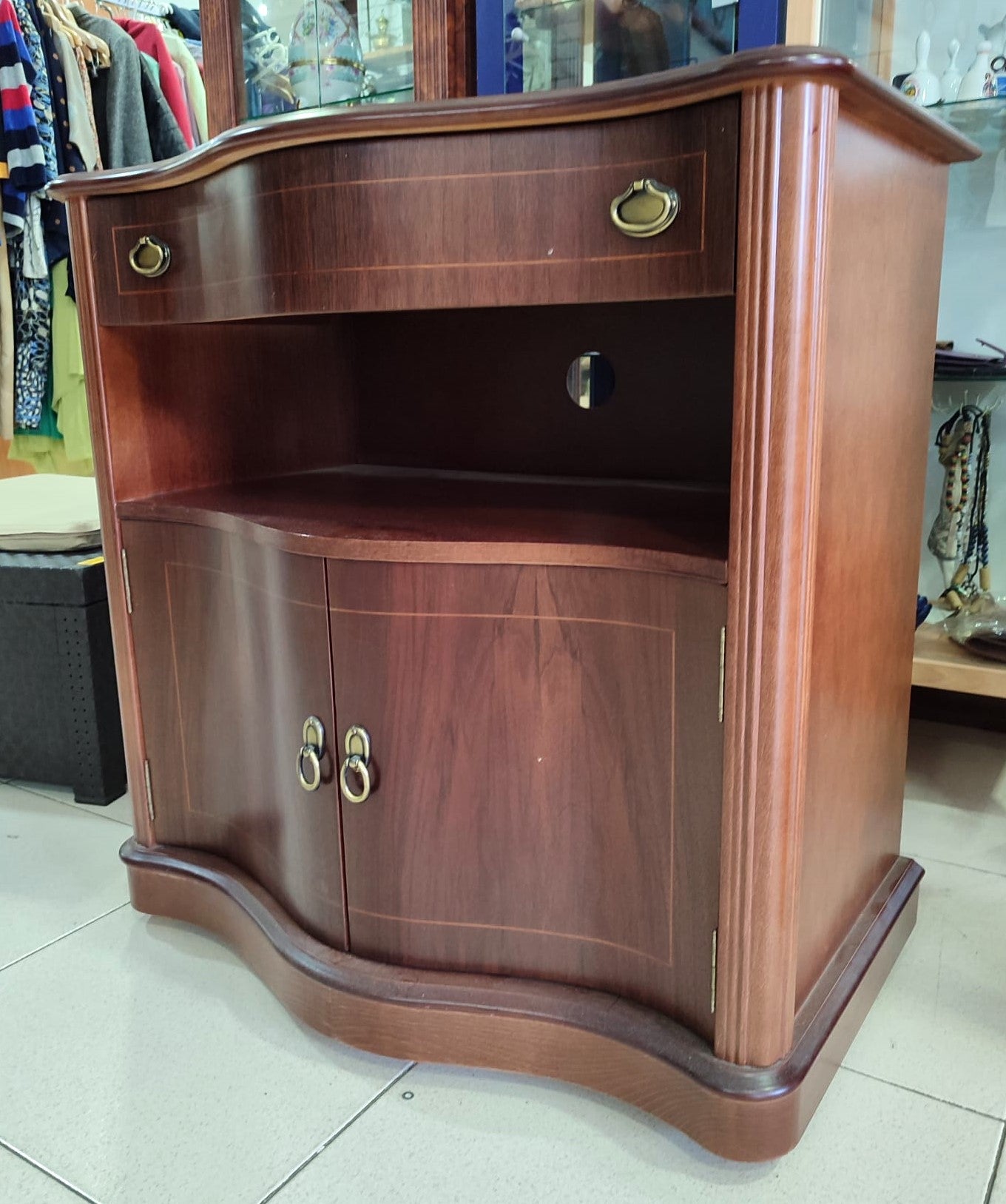 Mueble TV clásico