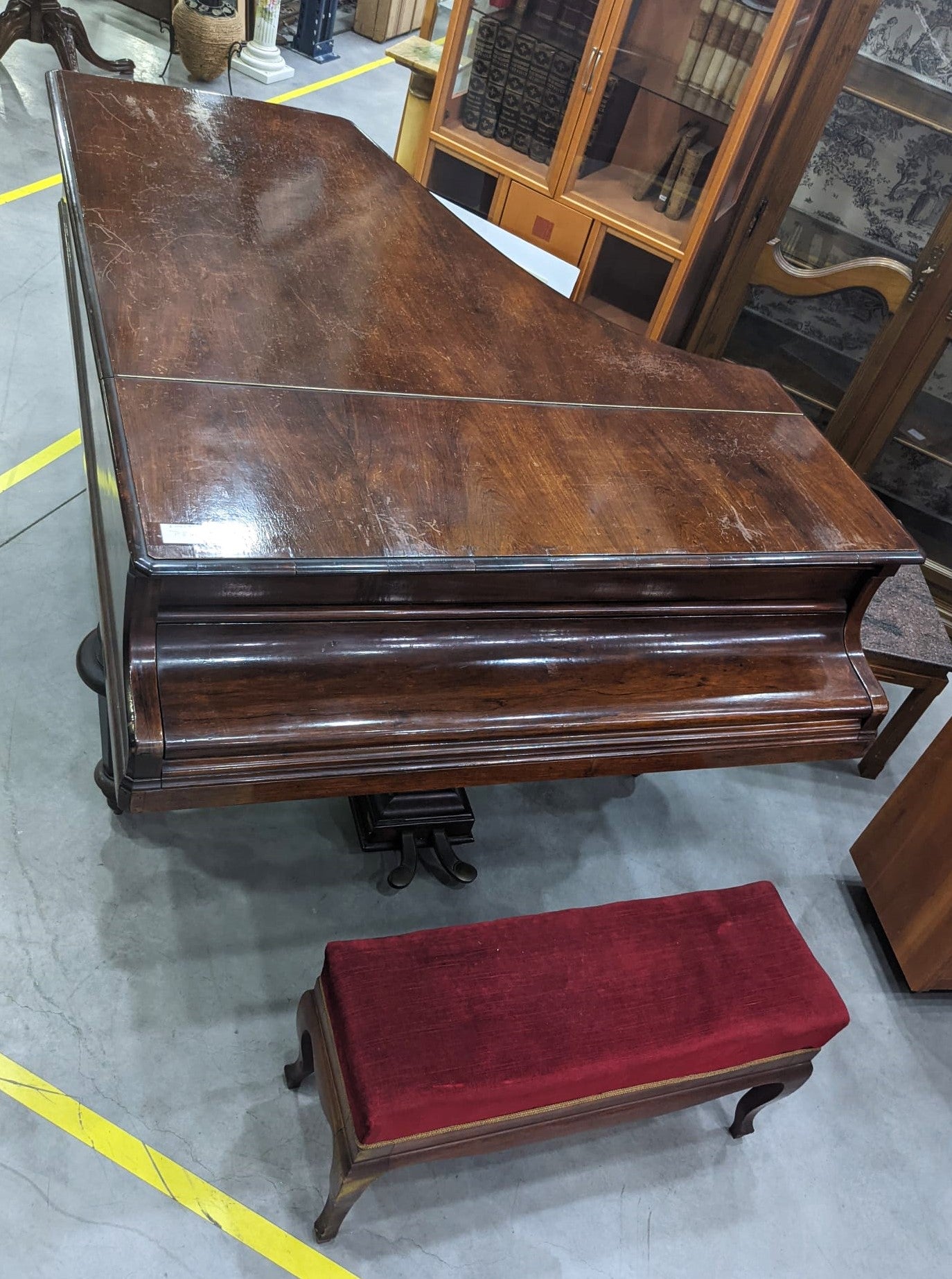 Piano de cola antiguo — imagen 3
