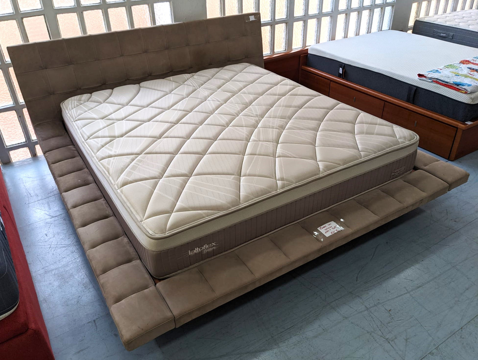 Cama matrimonial — imagen 2