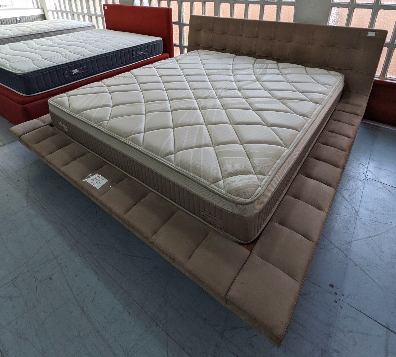Cama matrimonial — imagen 3