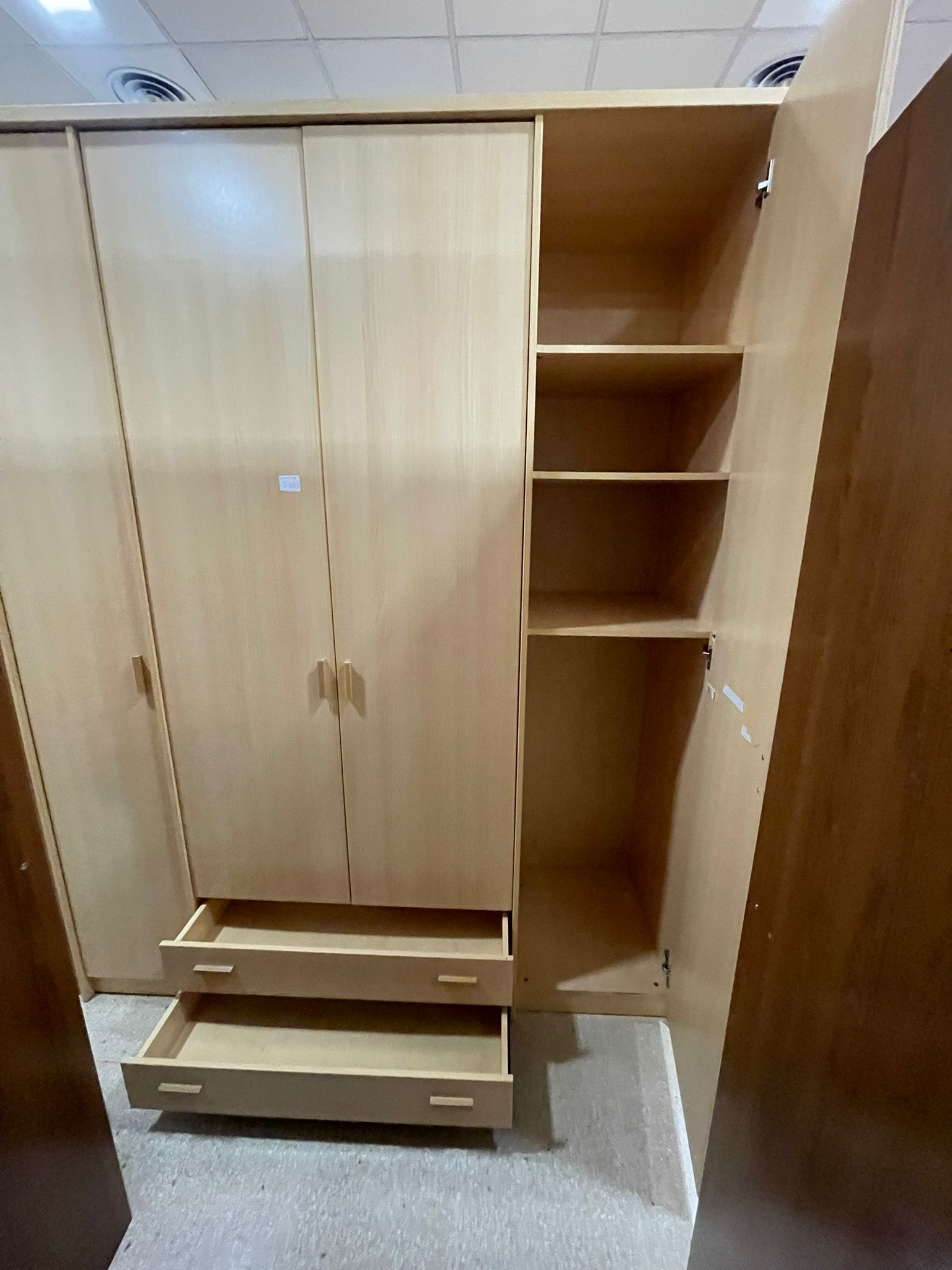 Armario 4 puertas madera aglomerado — imagen 4