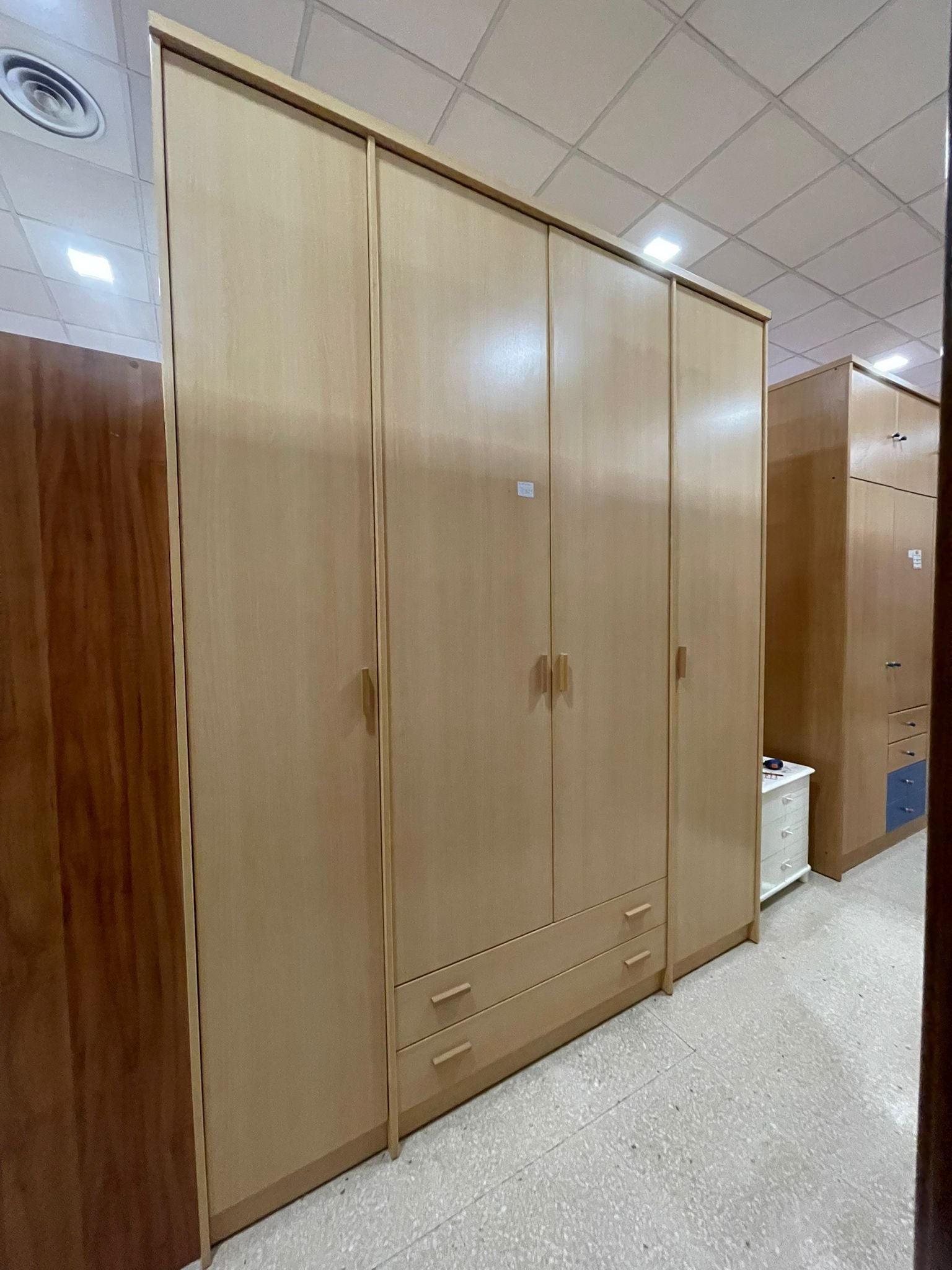 Armario 4 puertas madera aglomerado — imagen 6