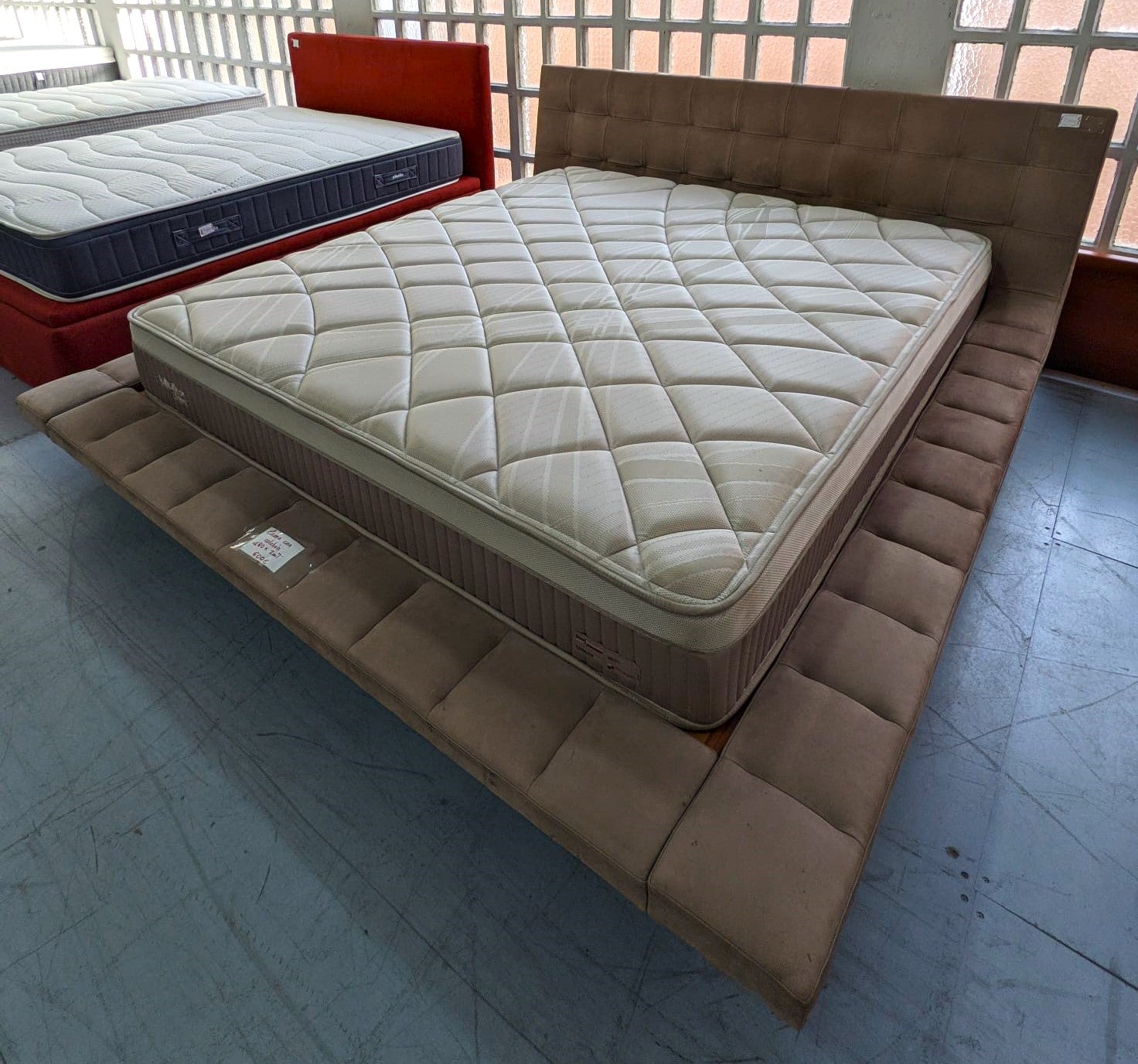 Cama matrimonial — imagen 2