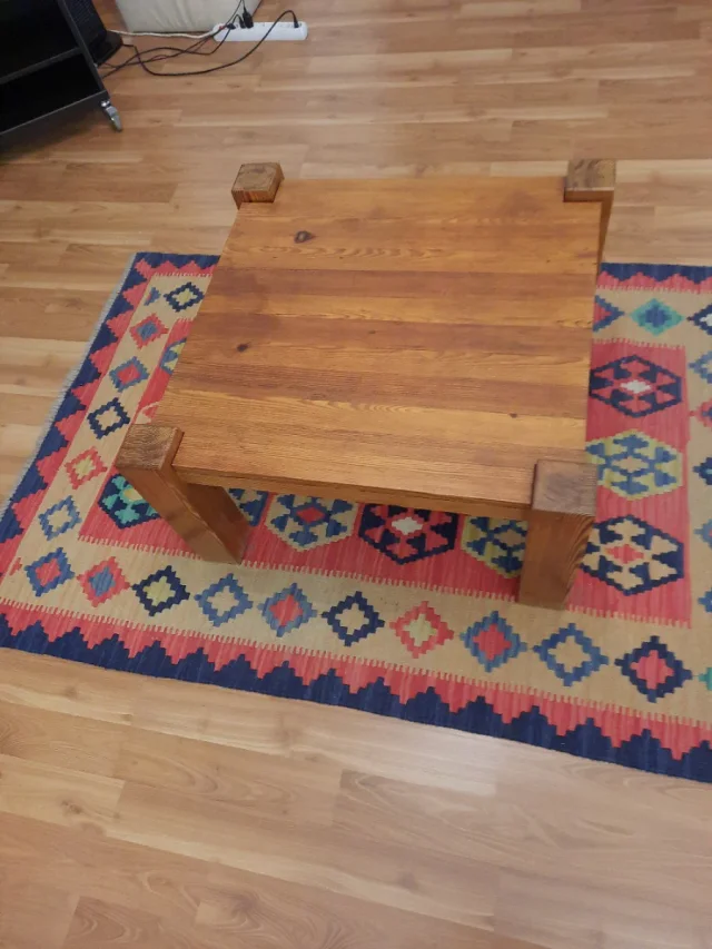 Mesa de centro pinotea