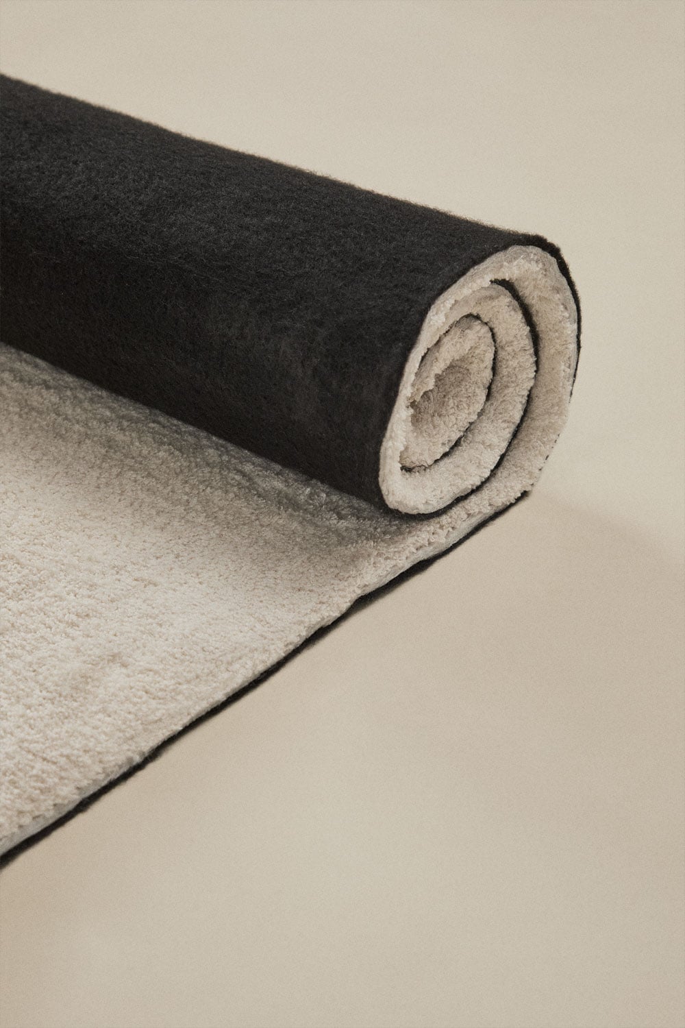 Alfombra SKLUM rectangular 200x300 beige crema como nueva — imagen 5