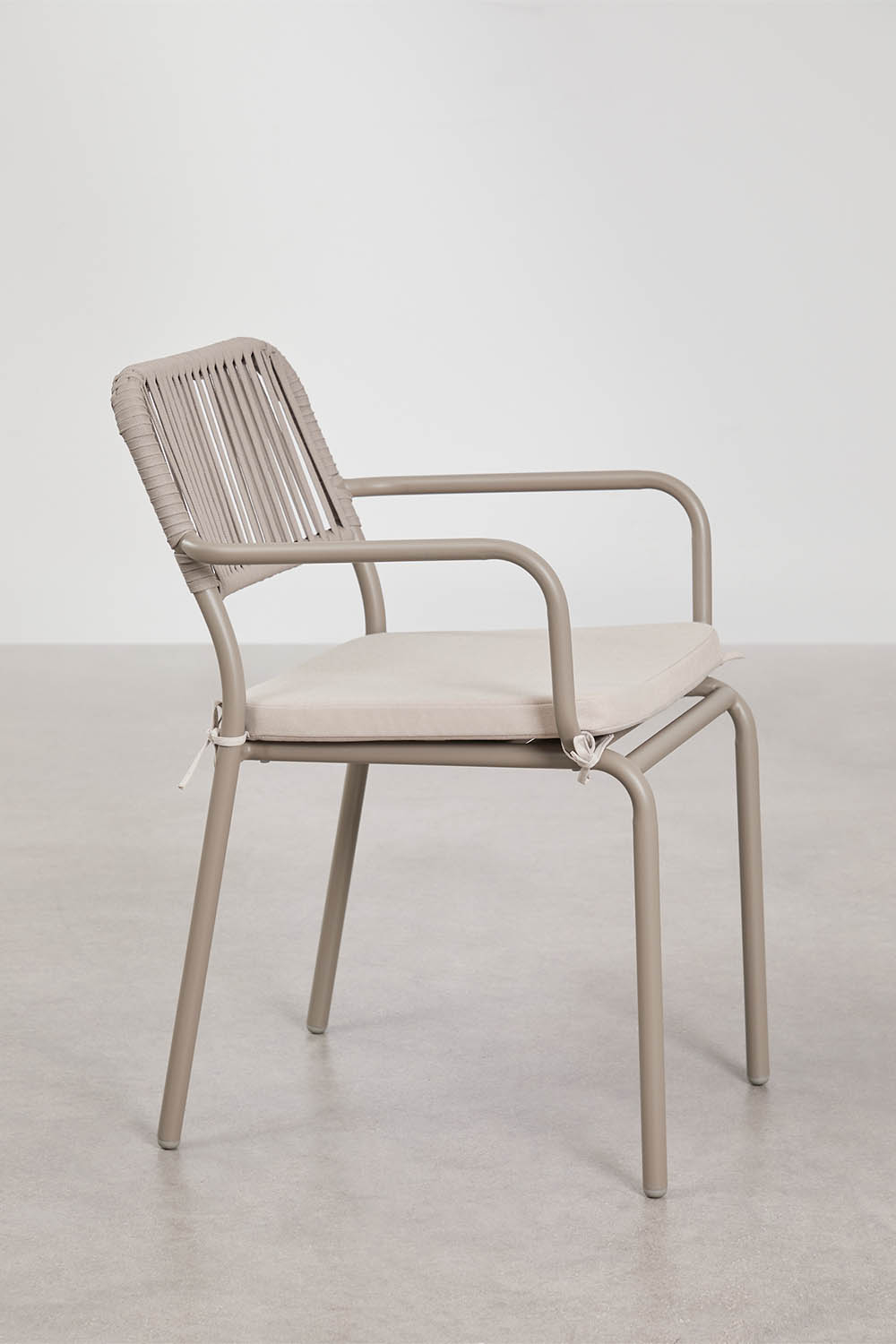 Silla de jardín SKLUM en aluminio con reposabrazos y cuerda sintética como nueva — imagen 3