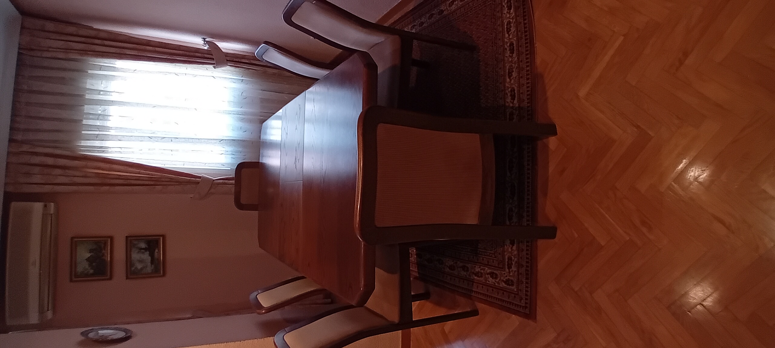 Mesa de Comedor extensible de madera maciza con 6 sillas tapizadas — imagen 7