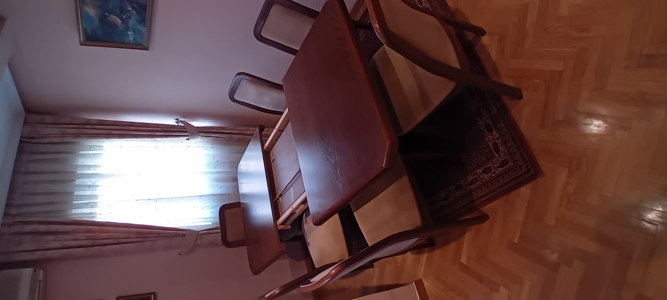Mesa de Comedor extensible de madera maciza con 6 sillas tapizadas — imagen 9