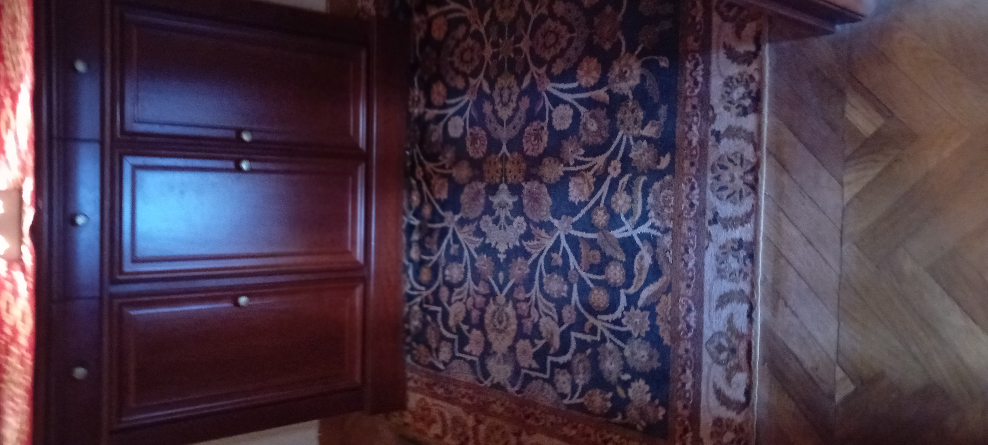 Aparador con espejo de madera maciza color cerezo — imagen 2