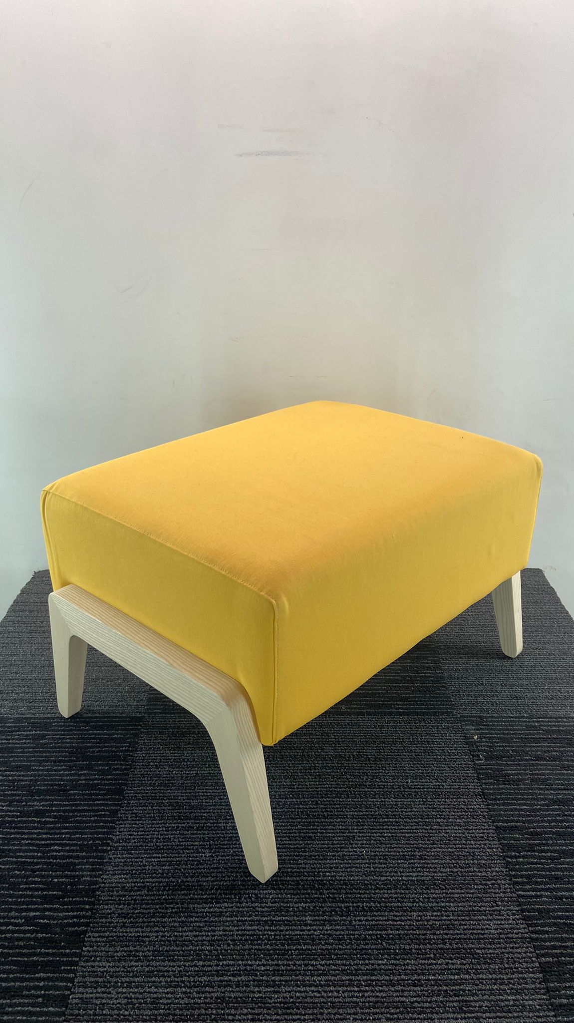 TABURETE RECTANGULAR — imagen 2