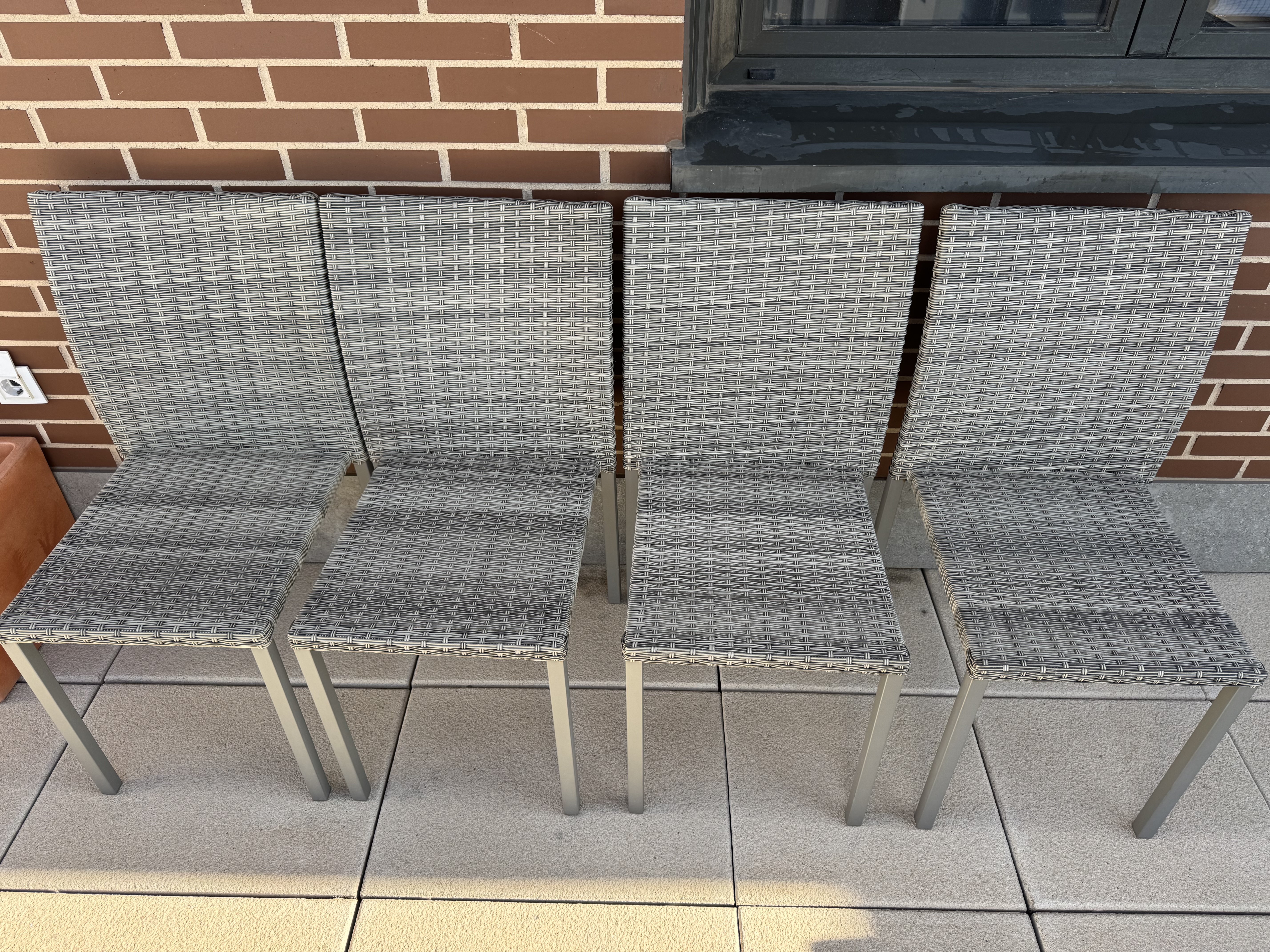 Conjunto mesa y sillas de terraza — imagen 3