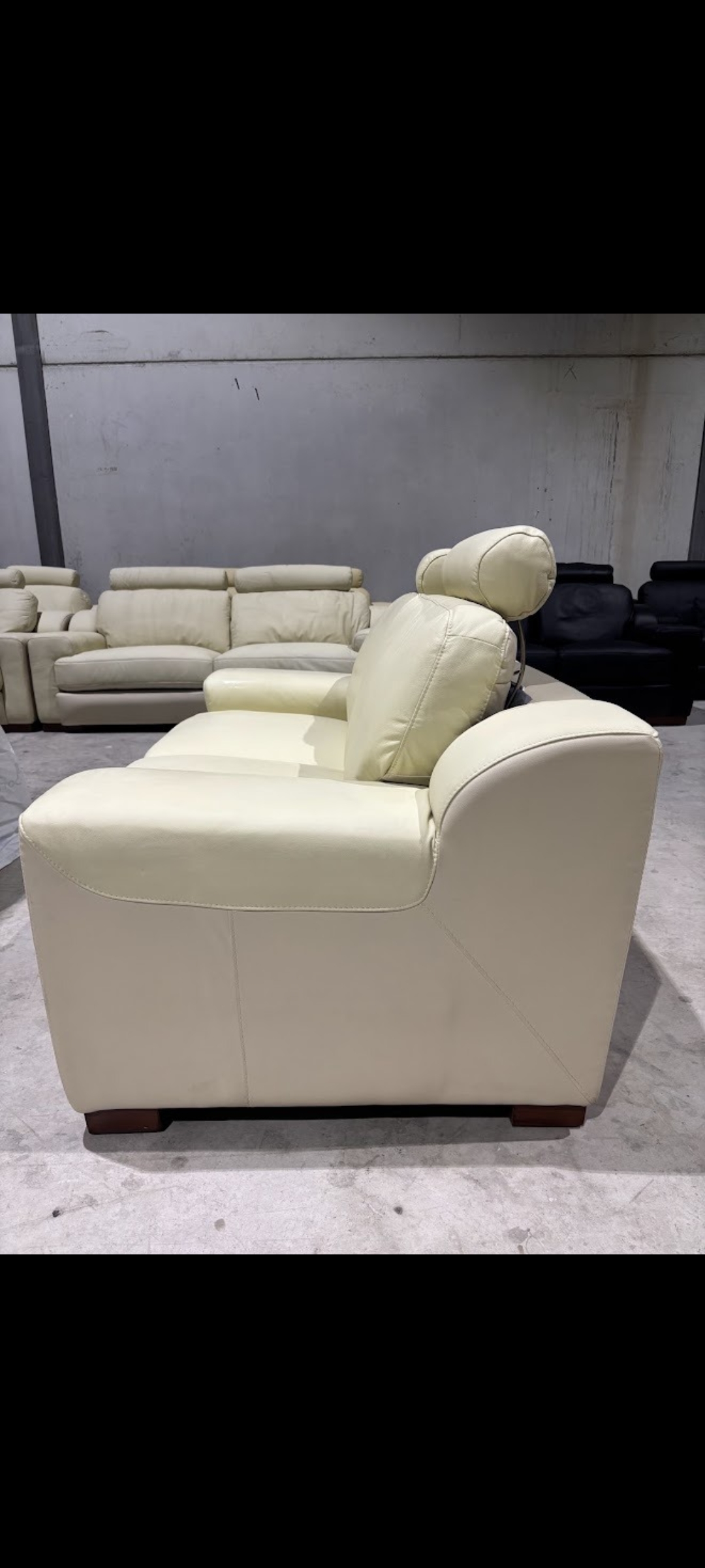 Sofá 2 plazas, cuero blanco, NUEVO — imagen 2