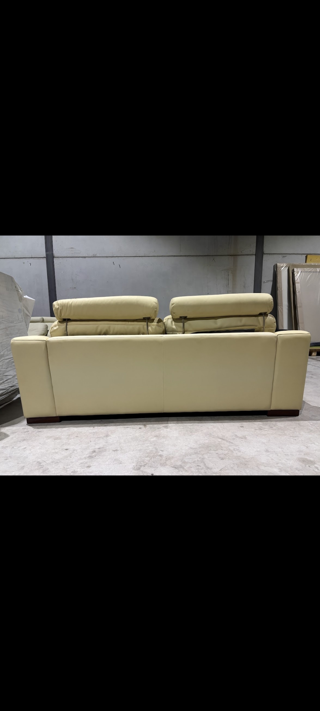 Sofá 3 plazas, cuero beige-crema, NUEVO — imagen 2