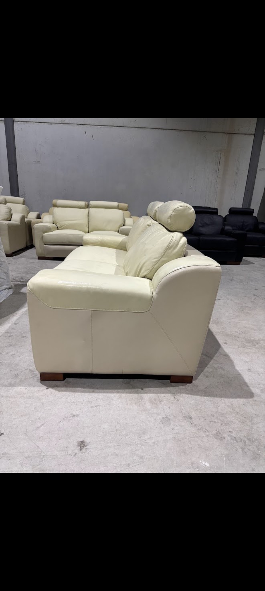 Sofá 3 plazas, cuero blanco, NUEVO — imagen 3