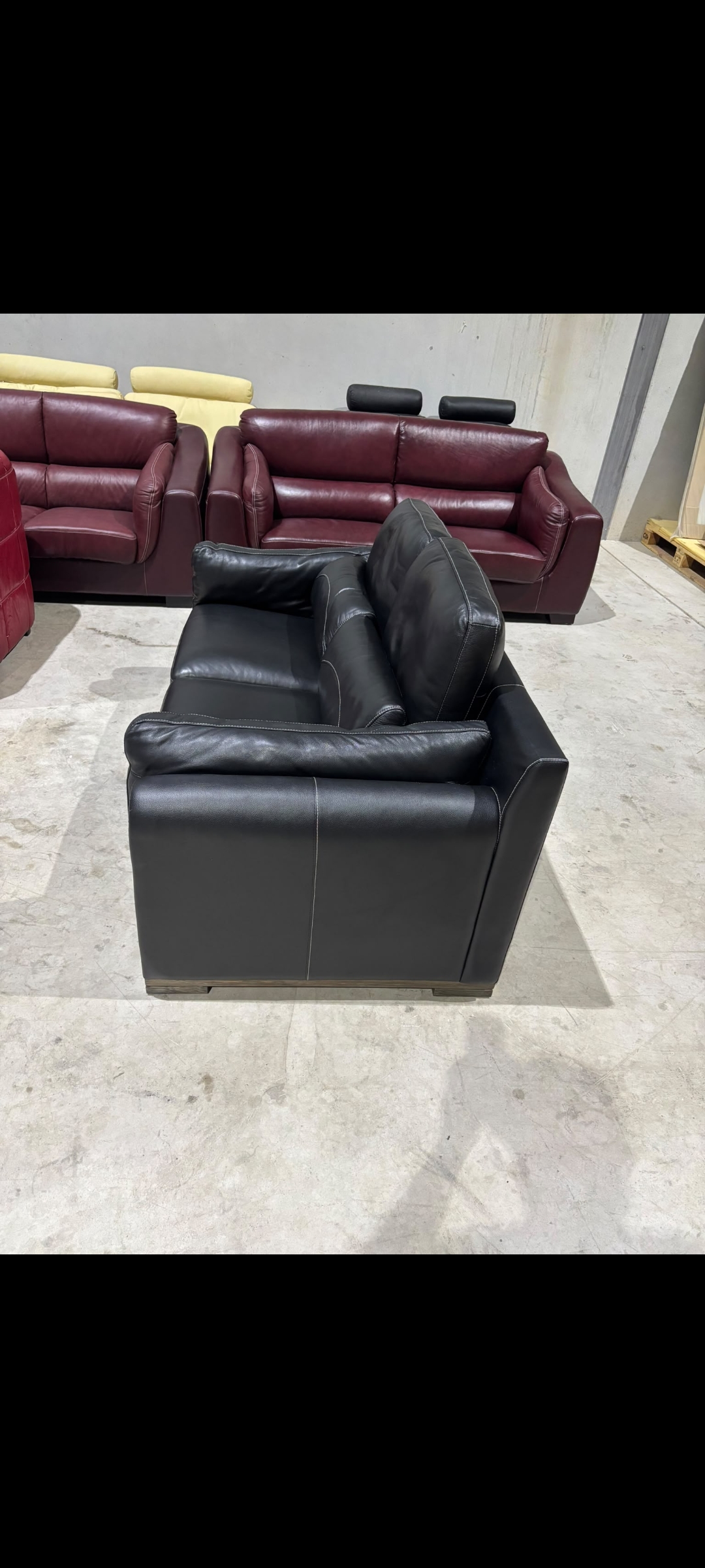 Sofá 2 plazas cuero negro, NUEVO — imagen 3