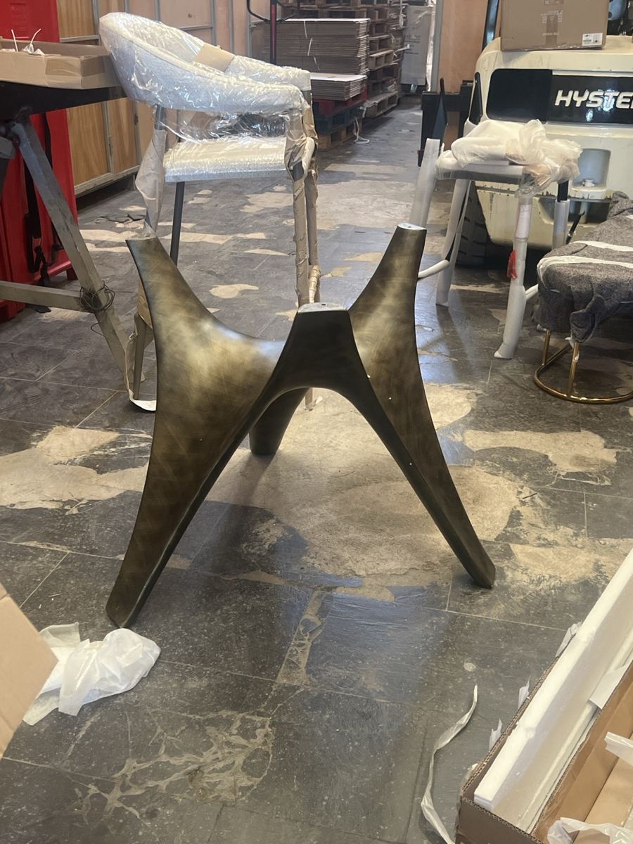 Base de mesa escultórica orgánica