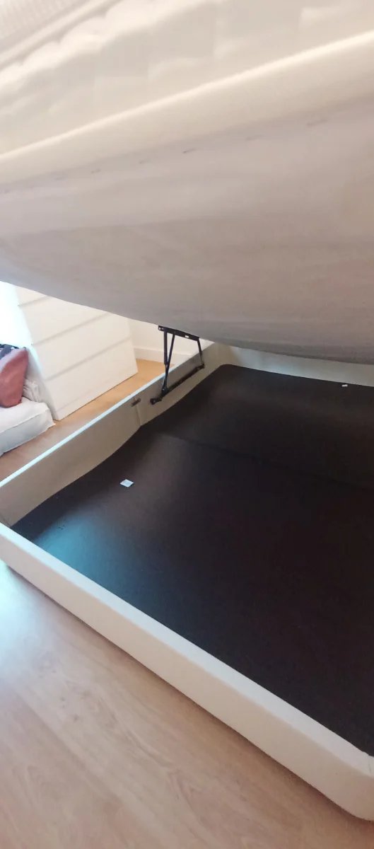 Canapé tapizado con colchón incluido, modelo Ikea — imagen 4