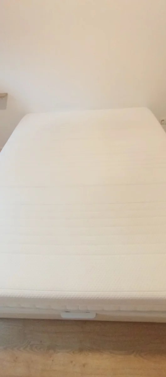 Canapé tapizado con colchón incluido, modelo Ikea — imagen 7