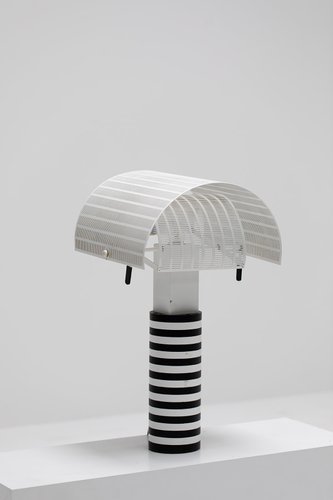 Lámpara de mesa de rayas