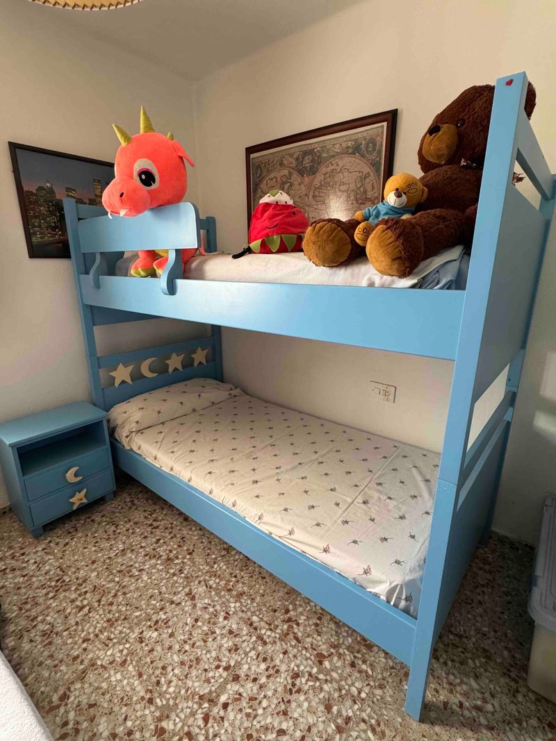 Litera infantil Amelia Arán. Diseño Lunas y Estrellas en madera maciza — imagen 2