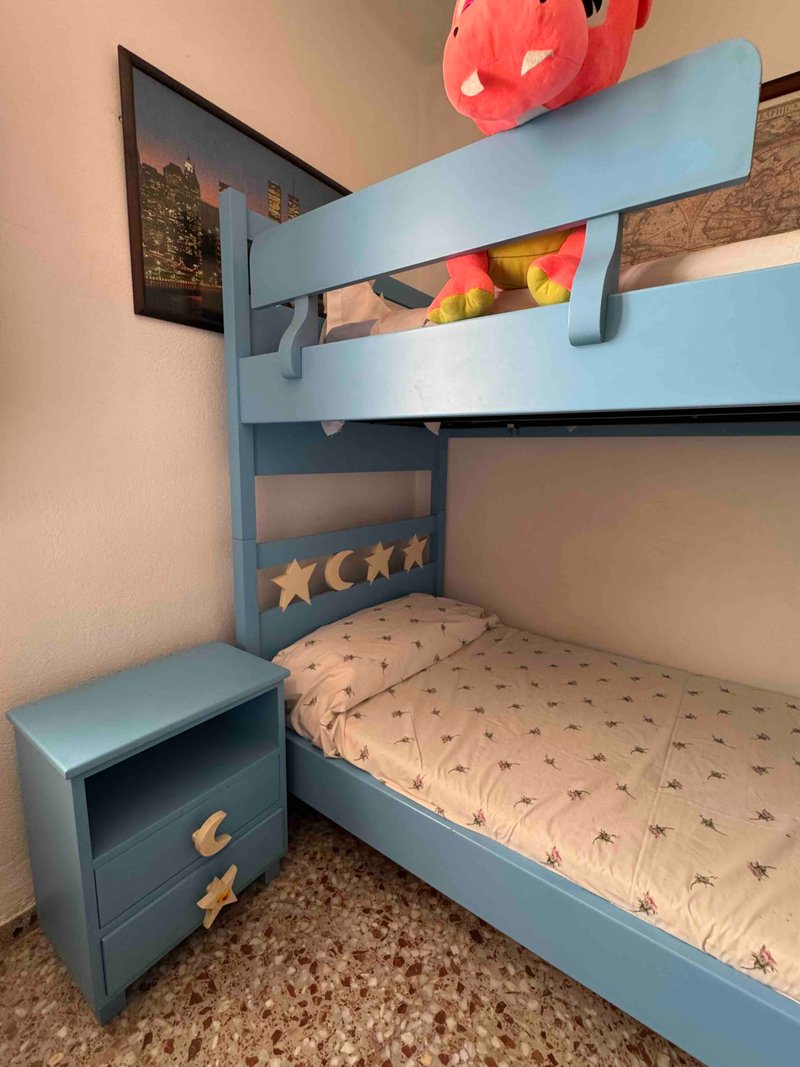 Litera infantil Amelia Arán. Diseño Lunas y Estrellas en madera maciza — imagen 3