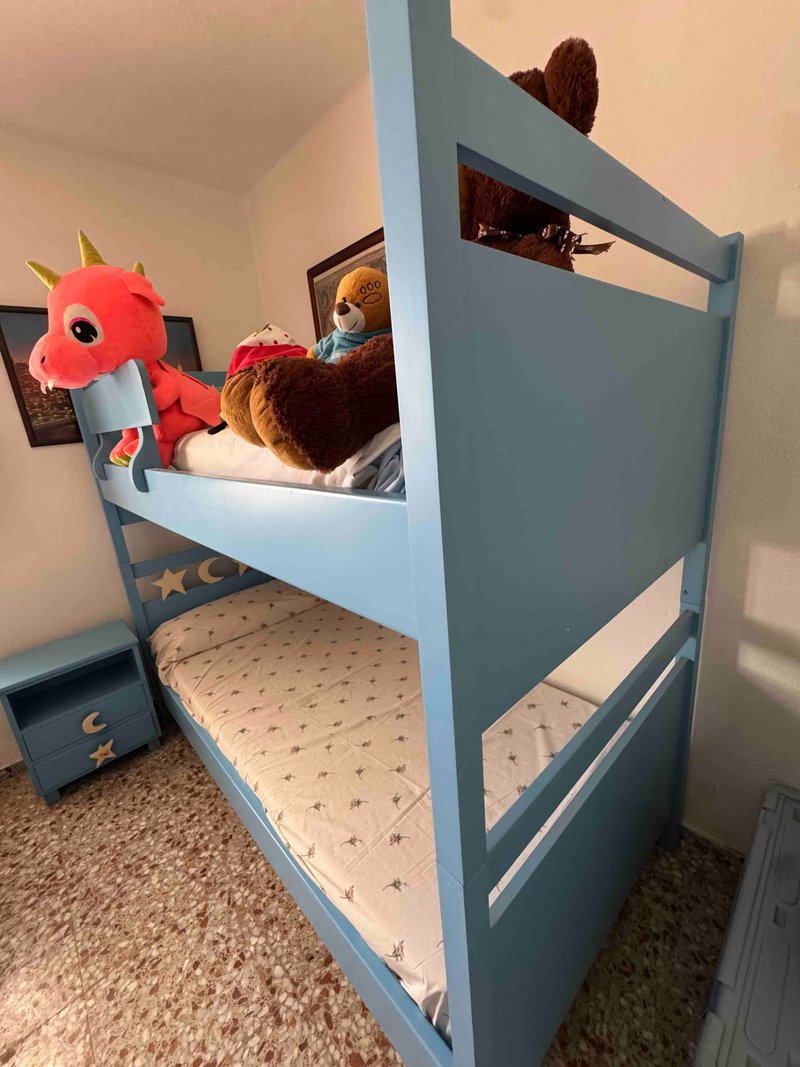 Litera infantil Amelia Arán. Diseño Lunas y Estrellas en madera maciza — imagen 4