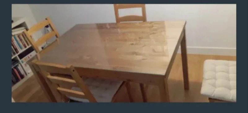 Mesa de comedor con cojines incluidos