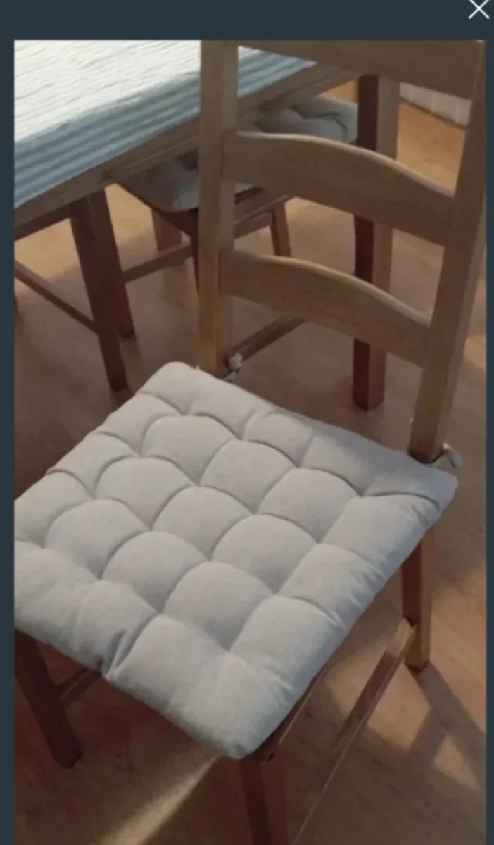 Mesa de comedor con cojines incluidos — imagen 2