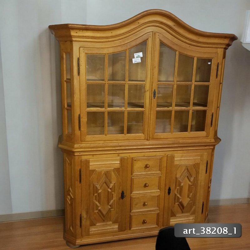 Mueble de salón con vitrina en roble claro con molduras — imagen 2