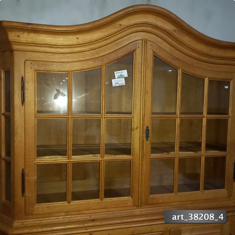 Mueble de salón con vitrina en roble claro con molduras — imagen 5