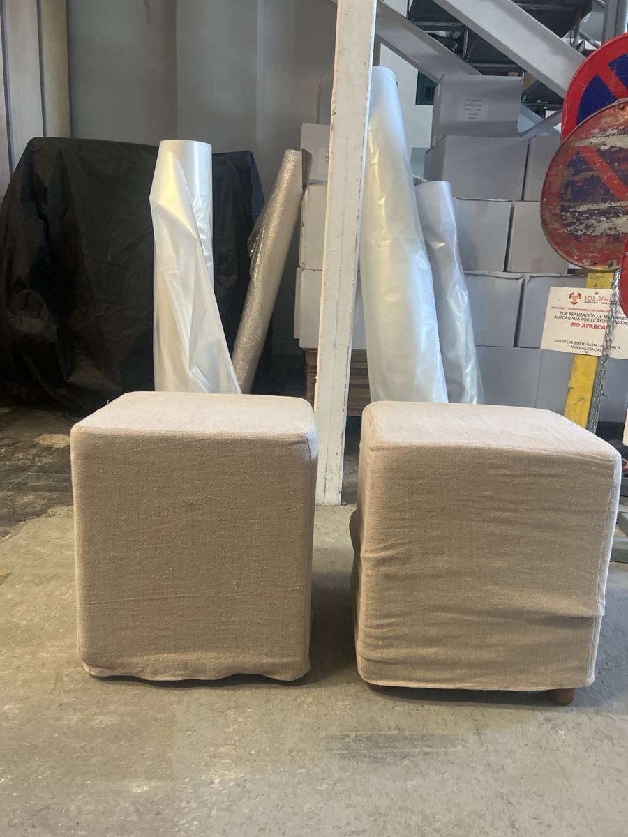 Puf tapizado beige — imagen 2