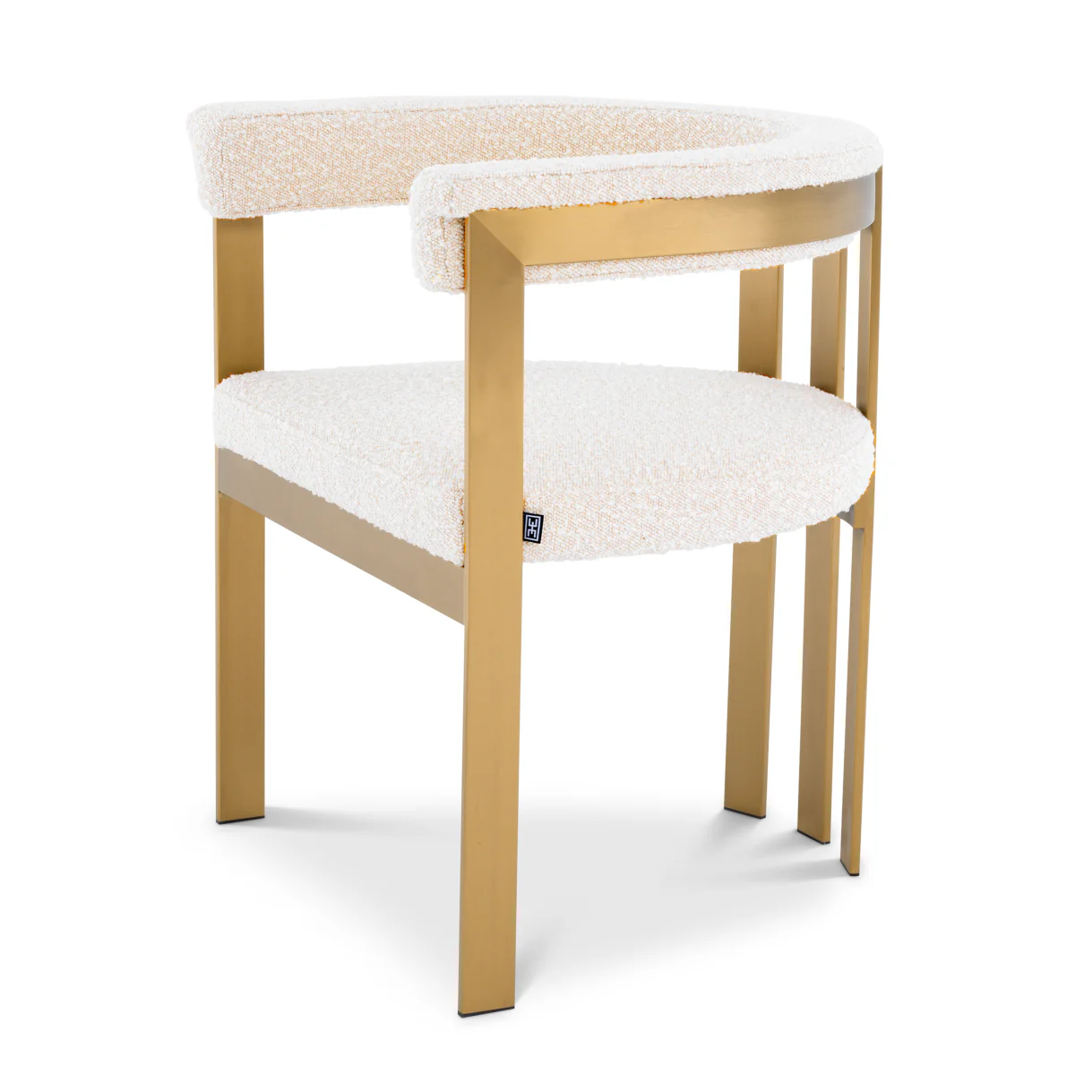 Sillas blancas con madera